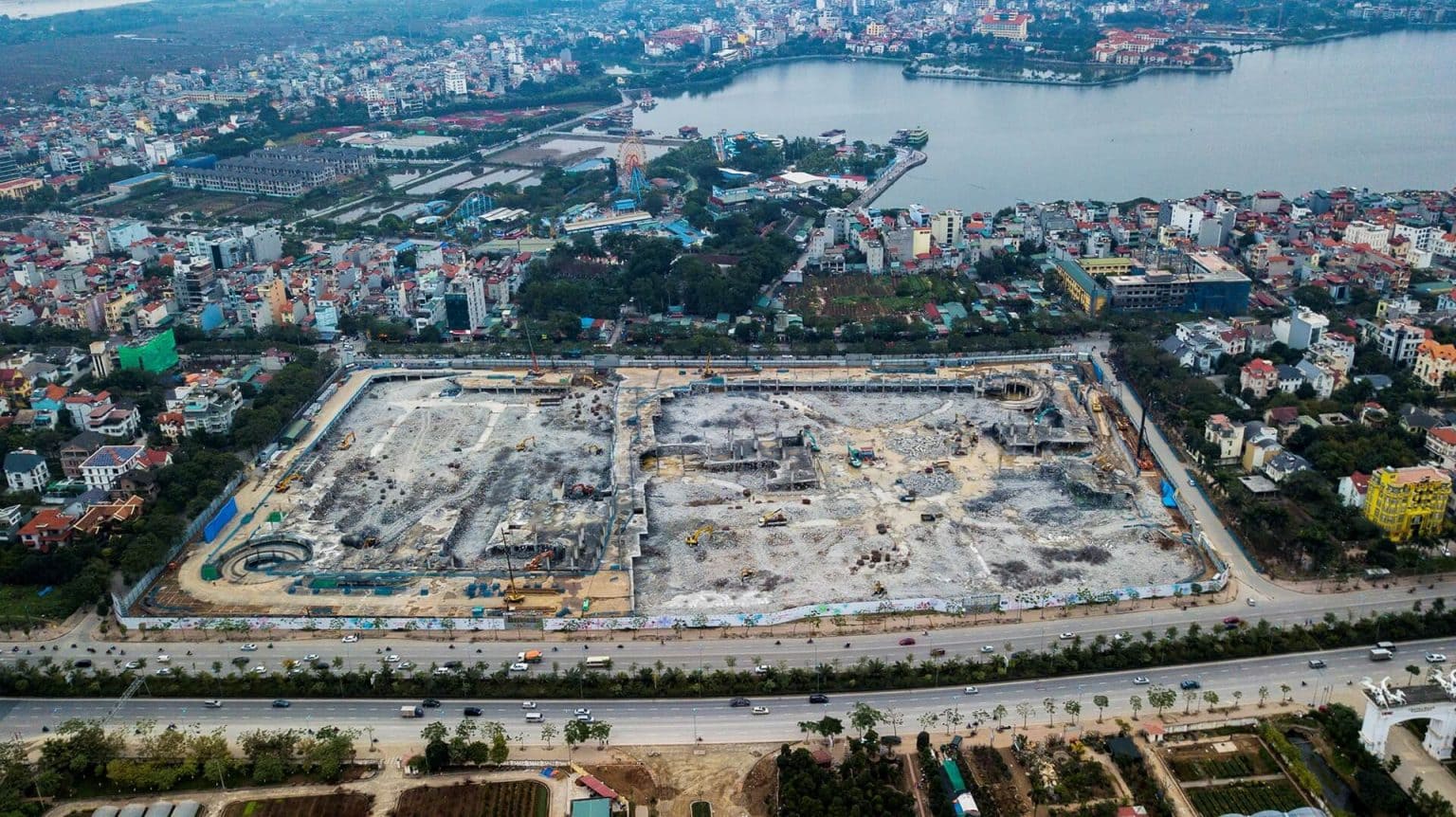 Siêu thị Lotte Mall Võ Chí Công tại vị trí siêu đắc địa đang gấp rút hoàn thiện.