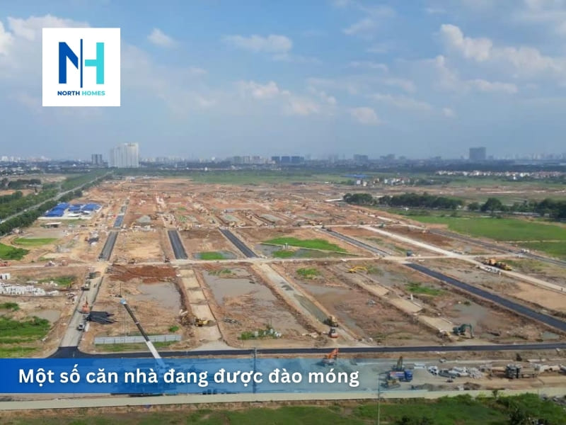 Một số căn nhà đang được đào móng
